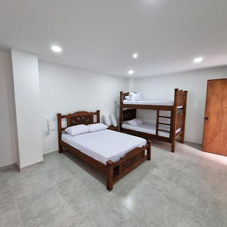 Hotel Antonella Plaza Пинчоте Экстерьер фото