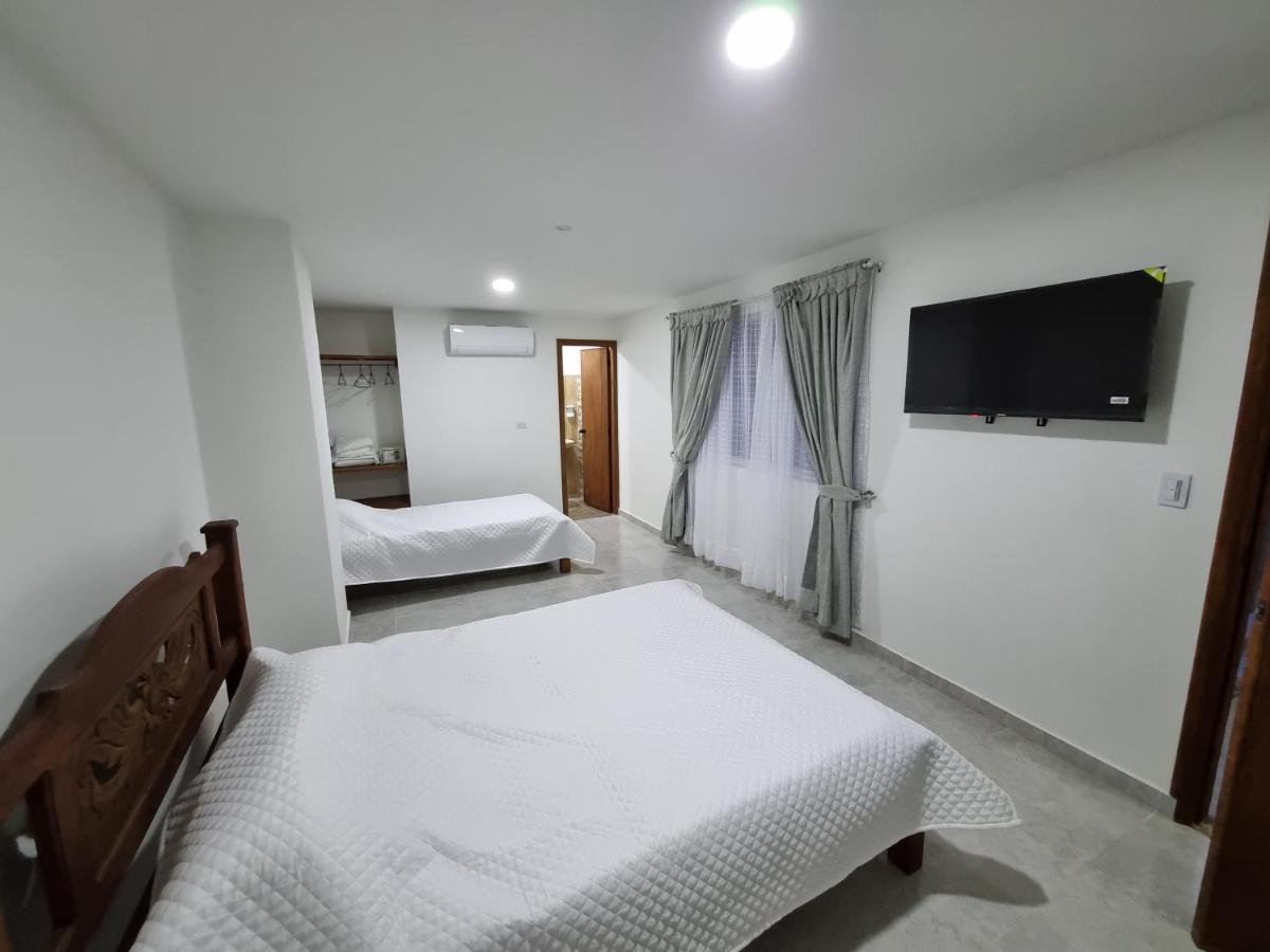 Hotel Antonella Plaza Пинчоте Экстерьер фото