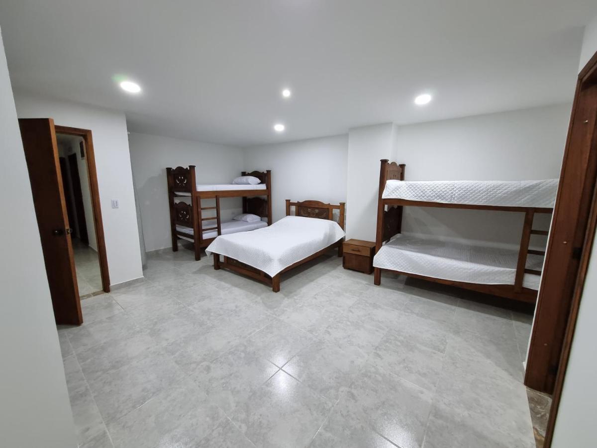 Hotel Antonella Plaza Пинчоте Экстерьер фото