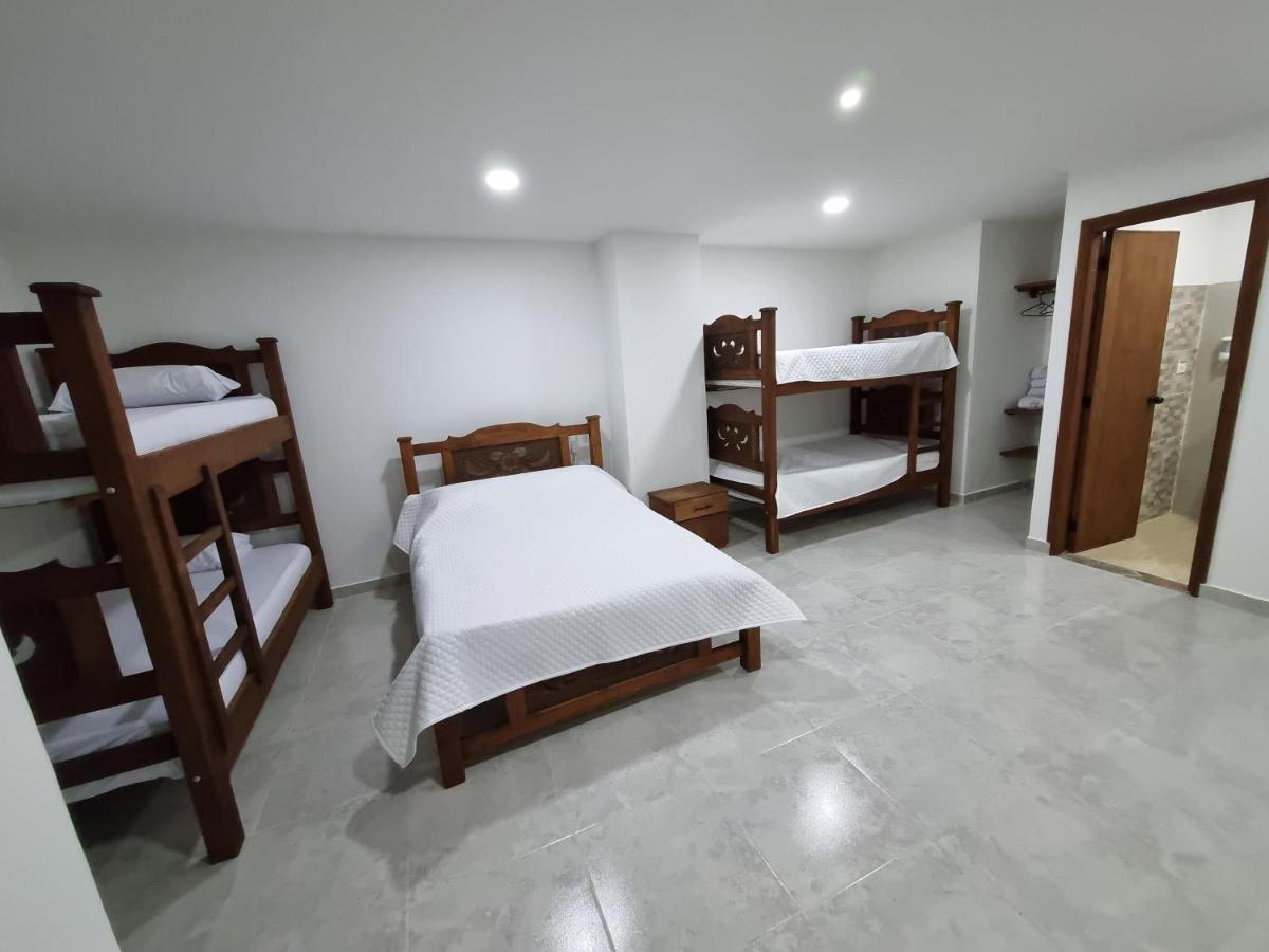 Hotel Antonella Plaza Пинчоте Экстерьер фото